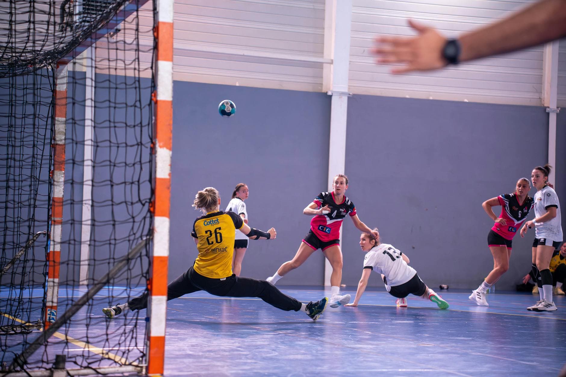 Joueur de handball en action